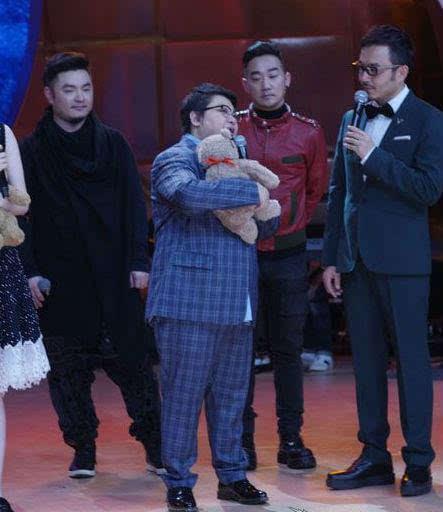 爆料韩红的拳击手视频,揭秘明星私下健身生活  第1张